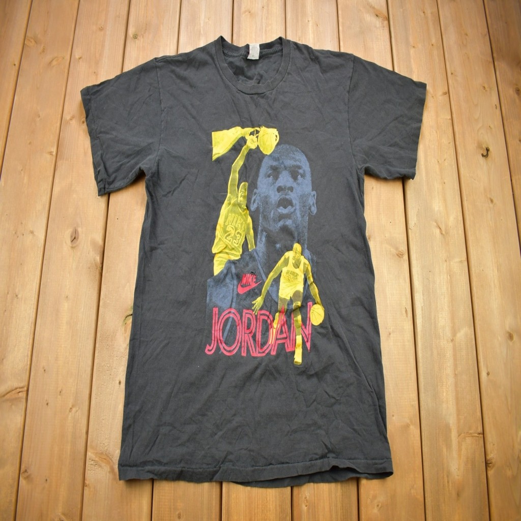 Vintage 1990s Nike Air Jordan Grey Tag Grafis Kaos / 90s / Streetwear / Made In USA / Single Stitch 