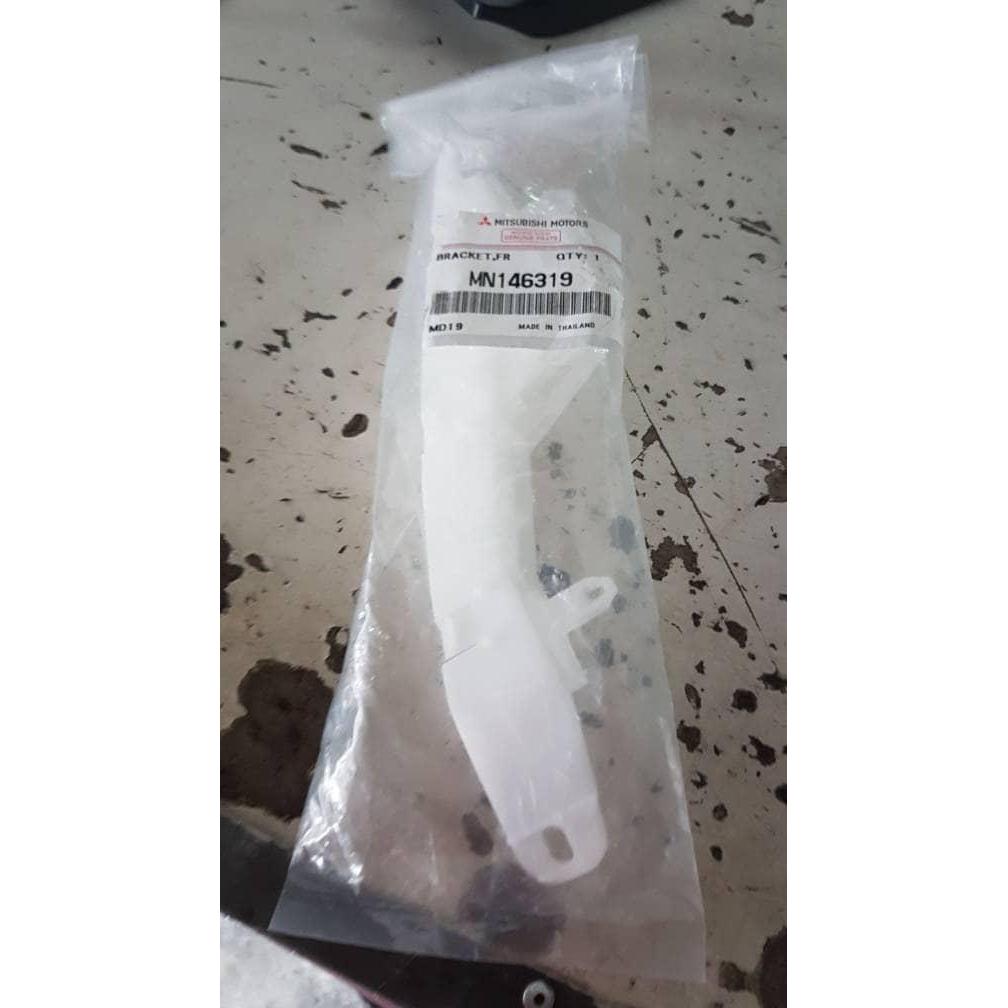 bracket bemper depan pajero 2012 ori 1buah GoodQuality