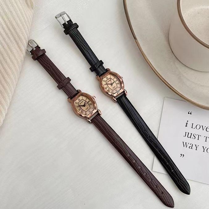 Jam Tangan Wanita Fashion Tali Kulit Jam Analog Kecil Gaya Korea Barsh Besi Elegan - Hadiah, Hitam W