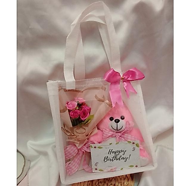 Buket bunga , buket boneka , buket tas mika , kado cewek ulang tahun , wisuda wedding hadiah hampers