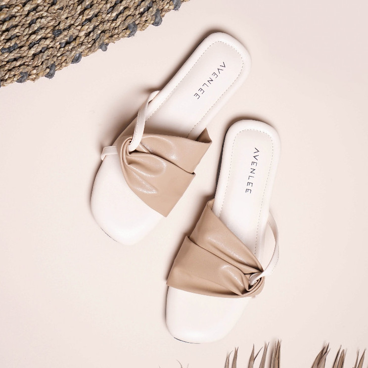 GOLIASPOTSHOP  Avenlee Yume - Sandal Wanita Flat Teplek Sol Karet Premium