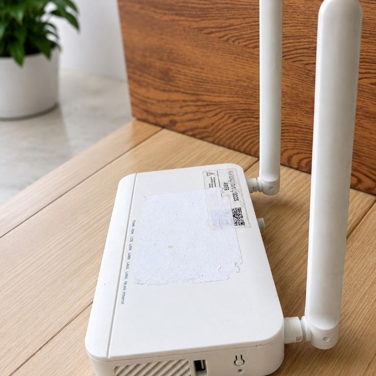 ZTE ZXHN F607L Orii GPON OU Normal Second Port Biru Tanpa Adaptor Ruter Only