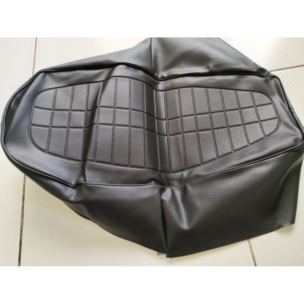 kULIT JOK HONDA S90 CASTROL69 HONDA CB 100 DETAIL ORIGINAL IMI