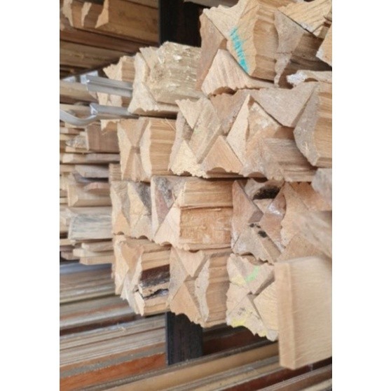 List Kayu K3 Panjang 4 Meter Warna Putih