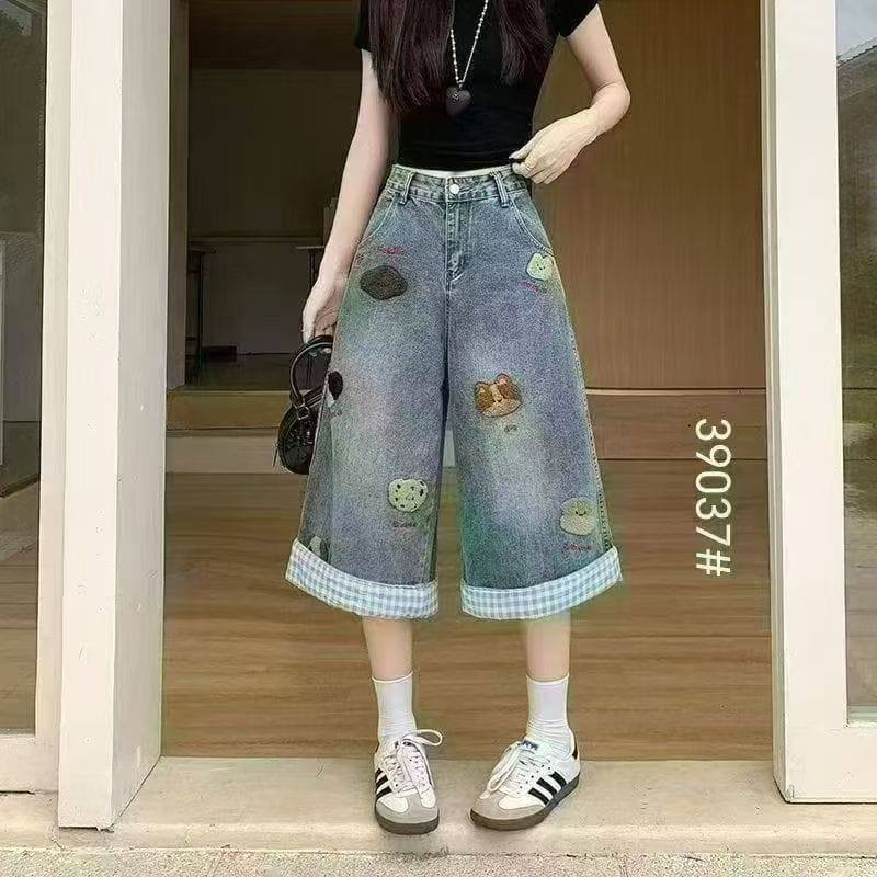 bkkclothe. CHARACTER PATCH DENIM JEANS PANTS 3/4  -- IMPORT BANGKOK