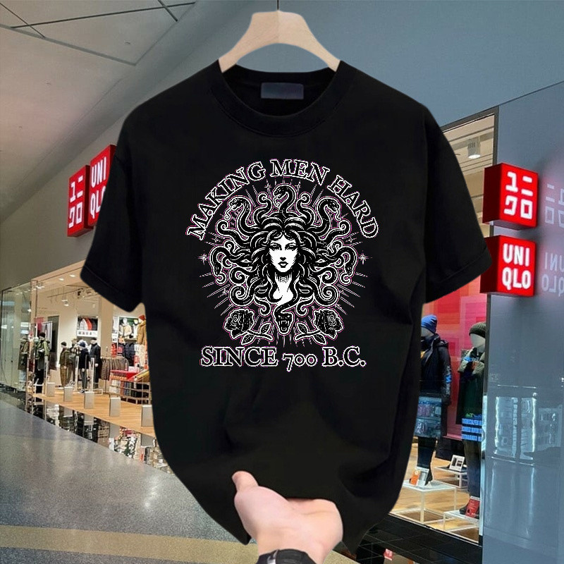 Medusa Snake Vintage Gothic Kaos Pendek Dengan Motif Kepala Ular Dan Tulisan Since 700 B.C., Bahan 1