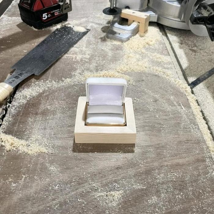 Tempat cincin pernikahan dari kayu/wooden ring box bearer/kotak cincin lamaran - putih