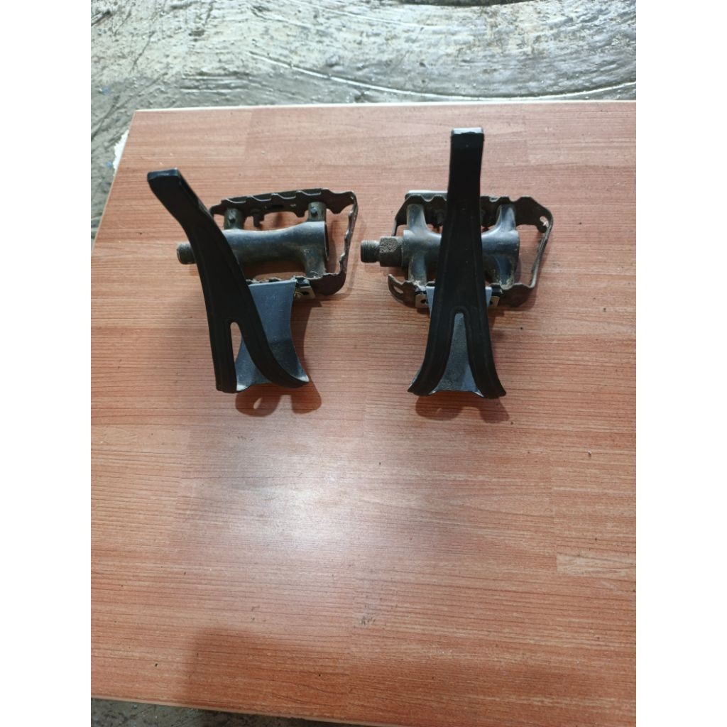pedal cleat sepeda fixie atau mtb plastik nos dan pedal as besar second