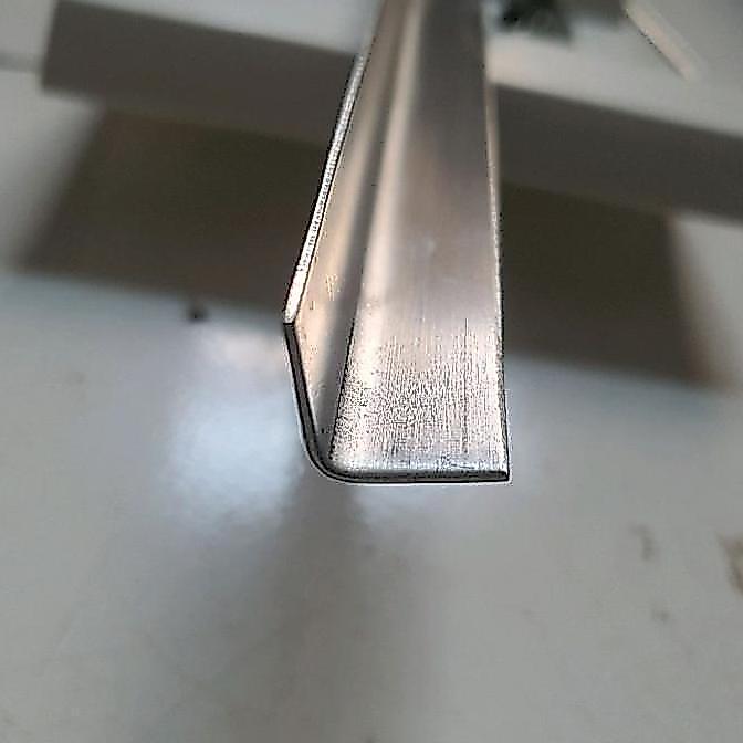 Lis Siku Stainless HL 15 x 15 mm Panjang Custom