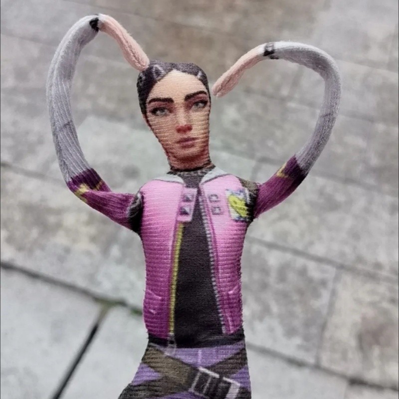 Valorant game characters abstract dolls mice dry dolls hands and feet iron wire skeleton can move an