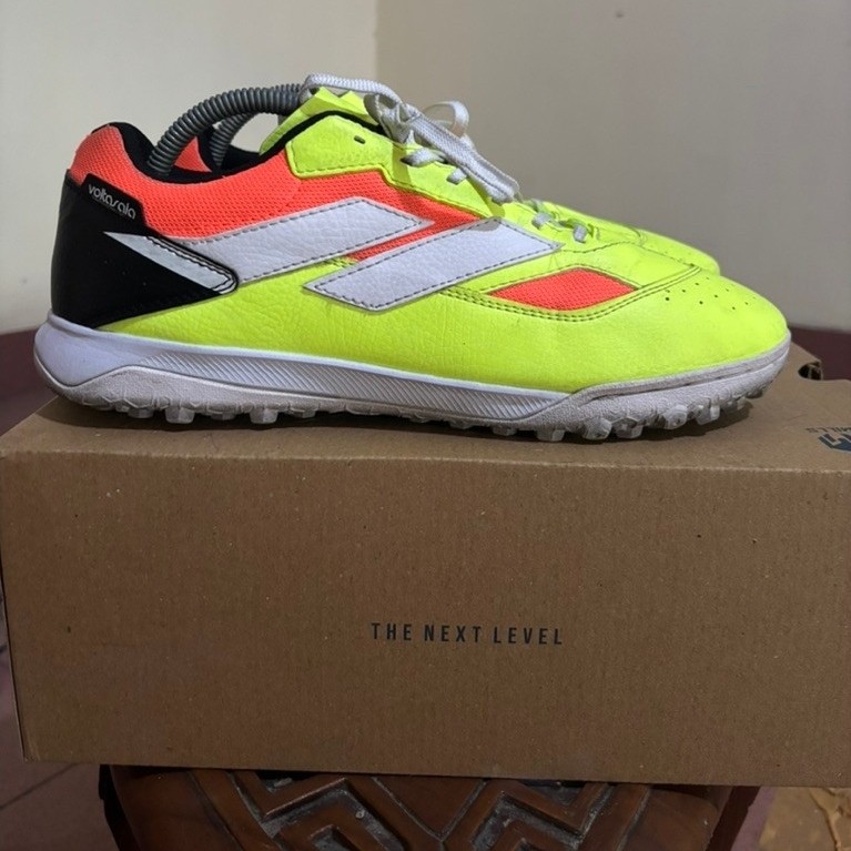 preloved sepatu mini soccer mills voltasala turf size 43