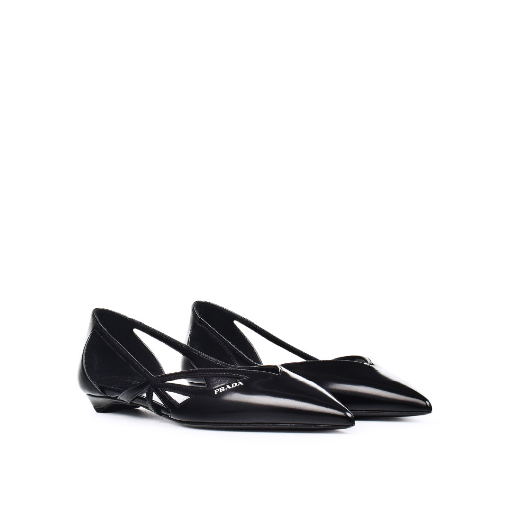 Cut out ballerinas brushed leather