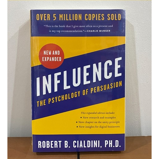 Buku Import Influence by Robert B. Cialdini