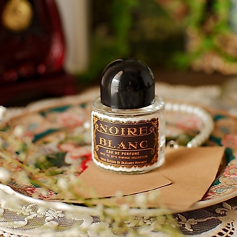 de.claires | Noire Blanc | EDP