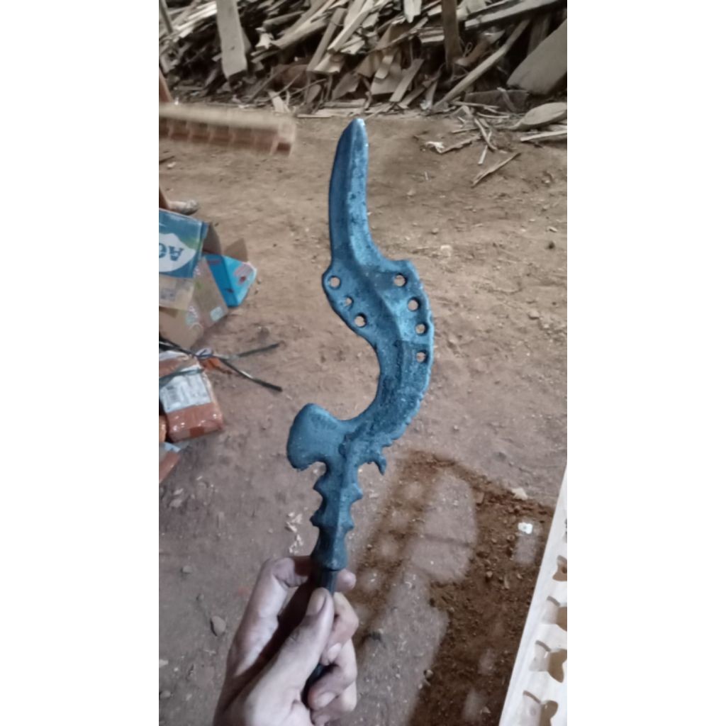 Bilah Kujang Besi Cor Pajangan Dinding