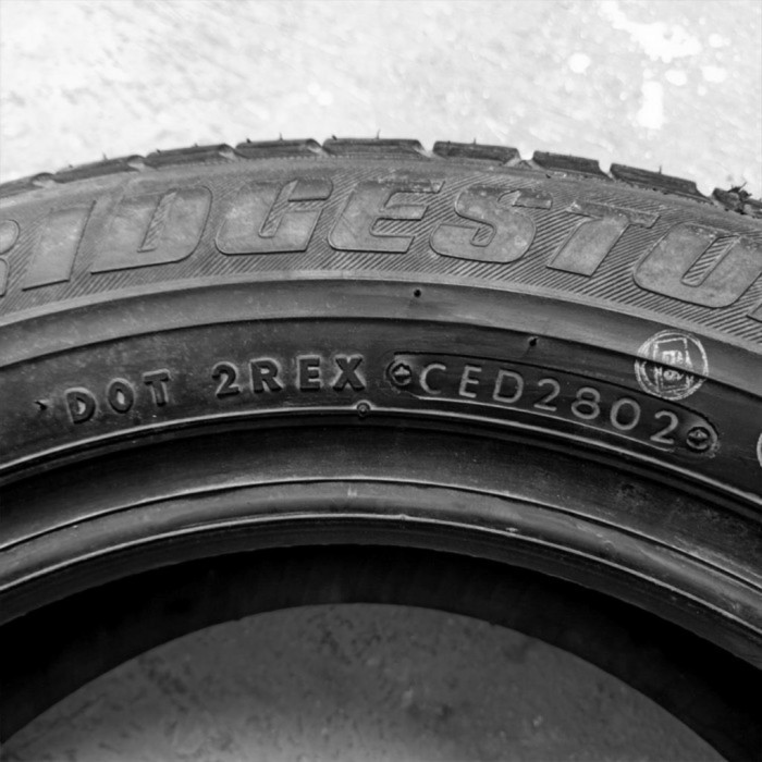 Ban mobil ring13 - BRIDGESTONE - 165/80 R13 - Second