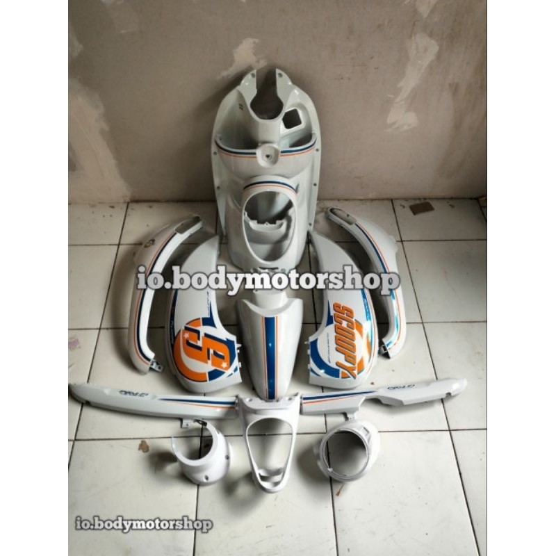 Full Body Halus Scoopy Fi 2013-2016 Full Putih Plus Stiker