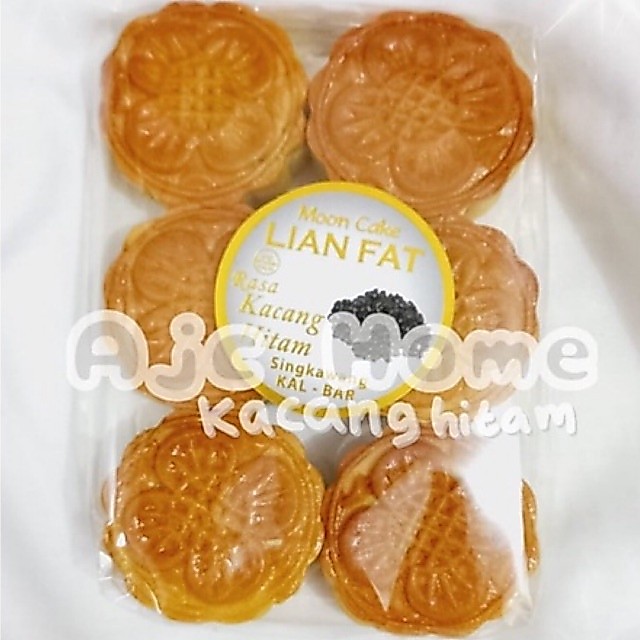 MOON CAKE LIAN FAT KACANG HITAM / MOONCAKE LIAN FAT TAUSA HITAM / KUE BULAN LIAN FAT KACANG HITAM SI