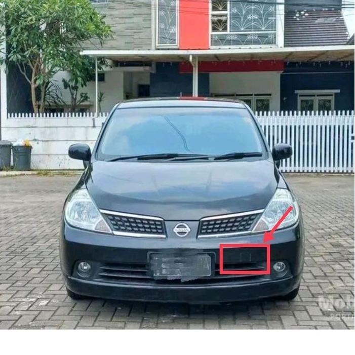 Tutup Derek Cover Towing Bumper Depan Nissan Latio Original