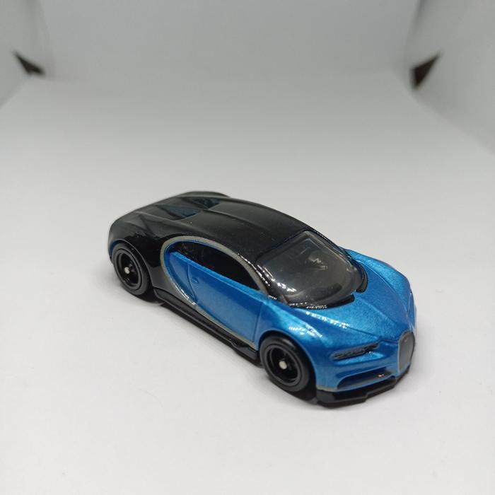 Hotwheels Premium Garage 16 Bugatti Chiron Ban Karet Base Besi Loose