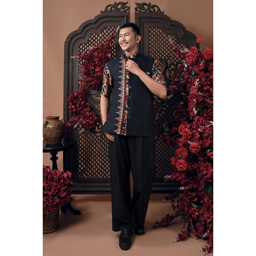 Tuneeca Kemeja Batik Adhikara T-0726017 By TUNEECA DJENARA