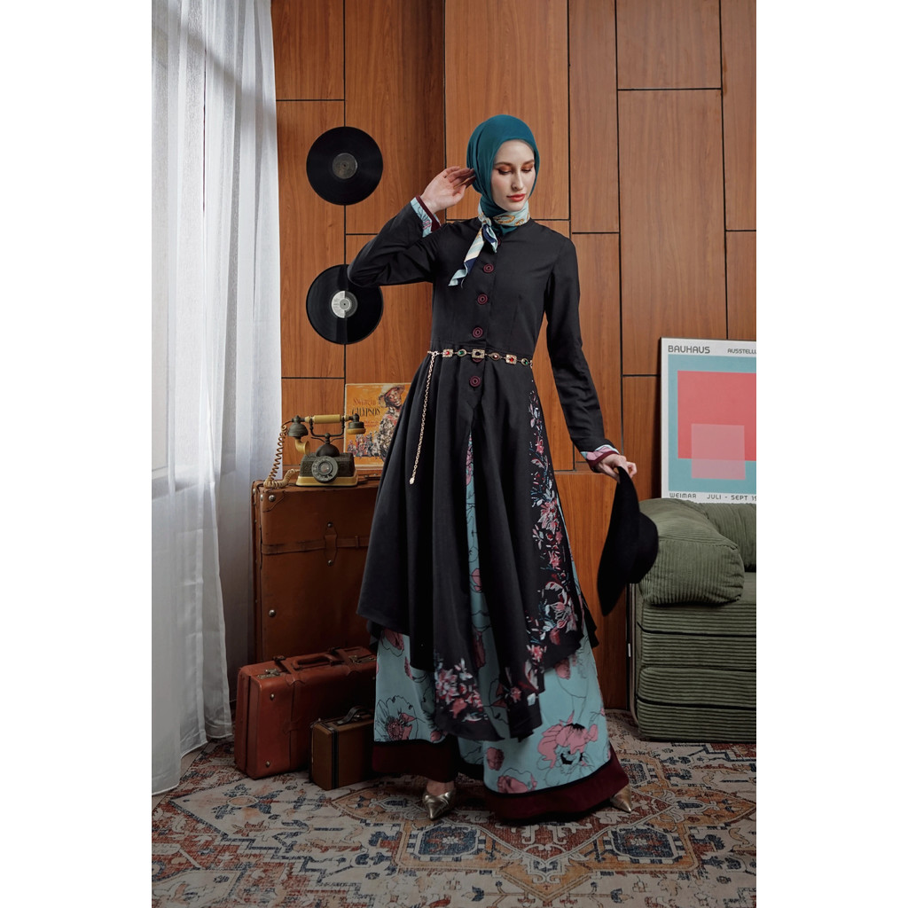 TUNEECA Dres Bordir Hitam Lousia - T-0826008