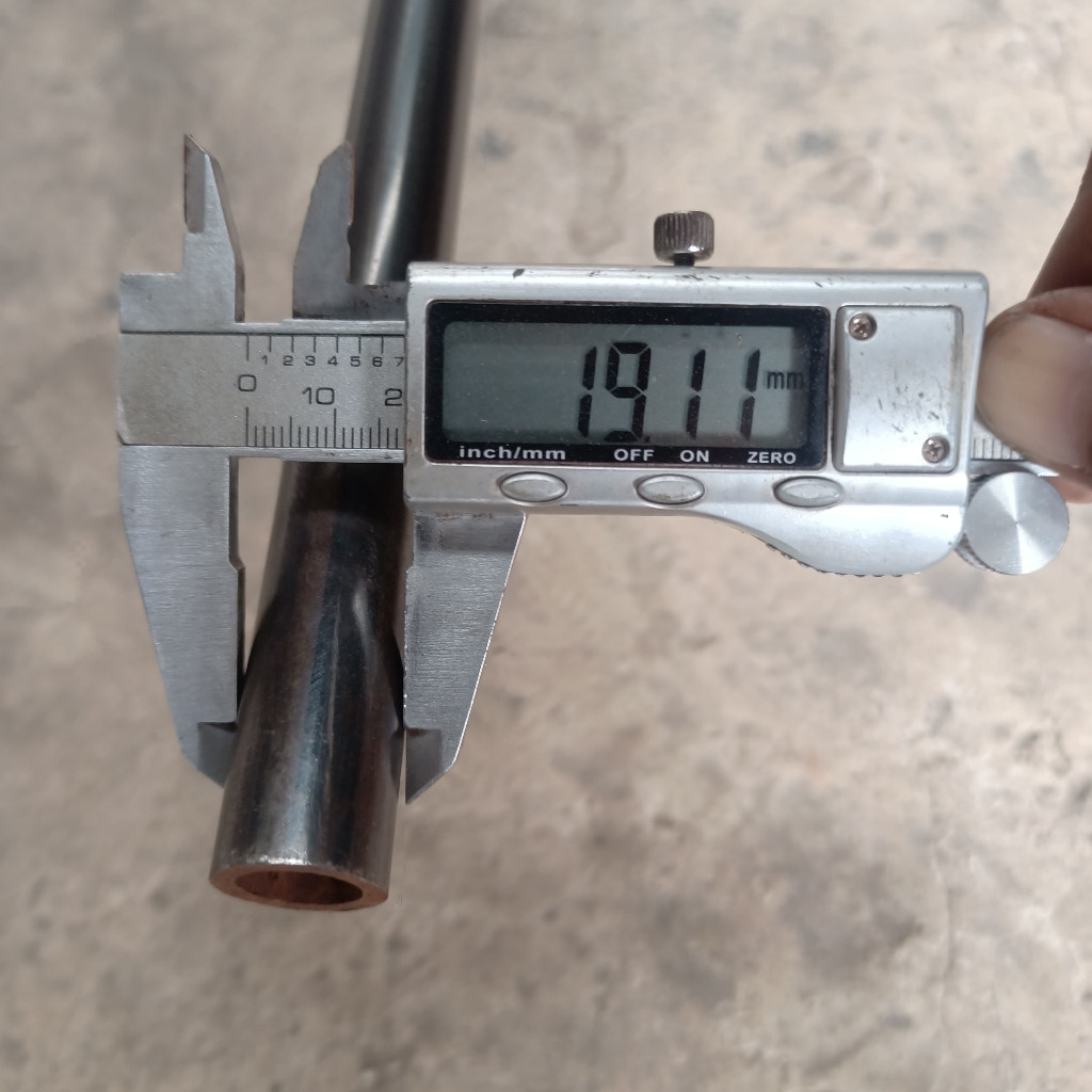 Pipa Besi Seamless OD 19 mm ID 13,4 mm Tebal 2,7 mm Panjang 60 cm