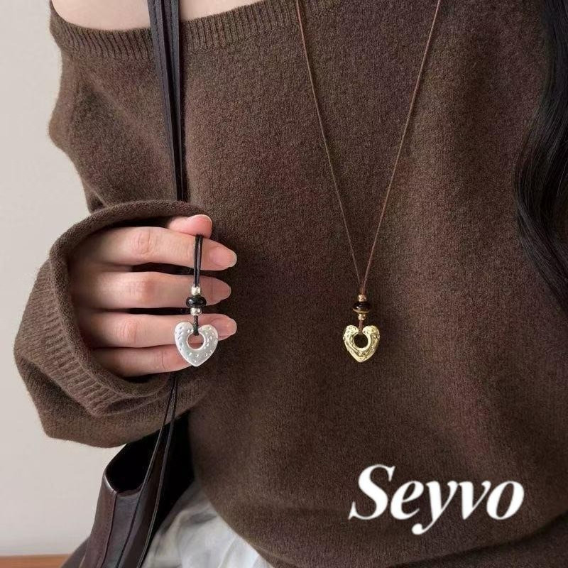 [Seyvo] Kalung Liontin Hati Logam Tali Hitam Emas Perak Simple Elegan Kasual untuk Wanita Aksesoris 