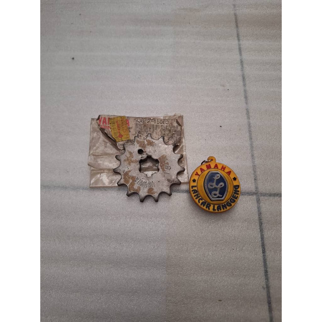 SPROCKET DRIVE 15 / GEAR DEPAN 15T YAMAHA RX-S / RX-KING / RX100 ORIGINAL YGP 93822-15065