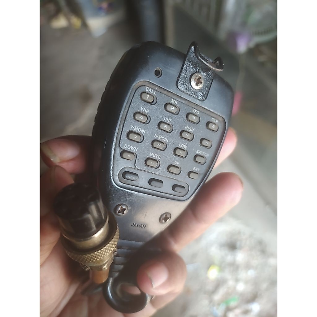 extramic icom ic HM 56.