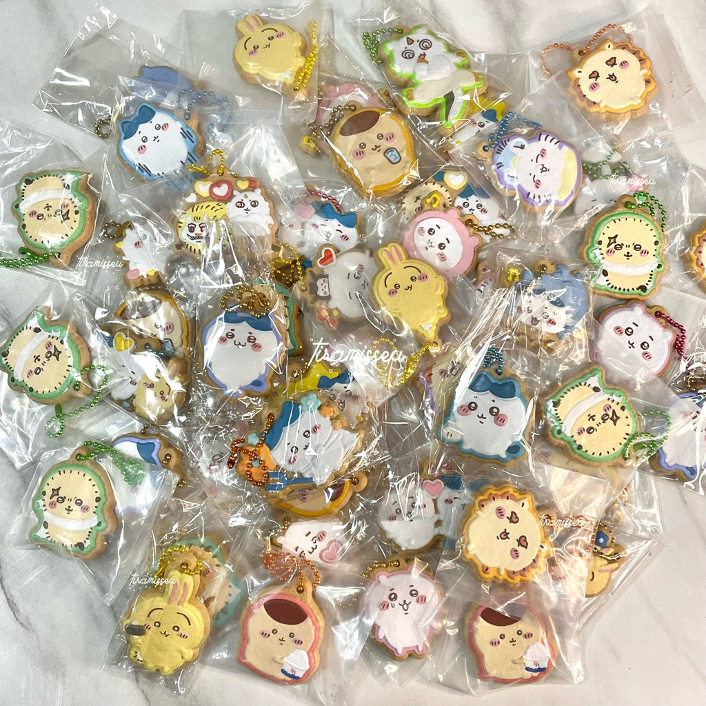 FERTUSHOP  [READY STOCK] official chiikawa cookie charmcot keychain • hachiware usagi momonga kani r