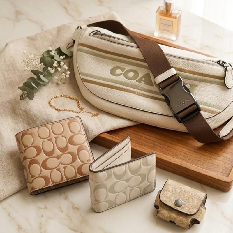 Set Lengkap Coach Original: Sling Bag Kulit Grainy, Wallet, Card Wallet & AirPods Pouch Motif Signat