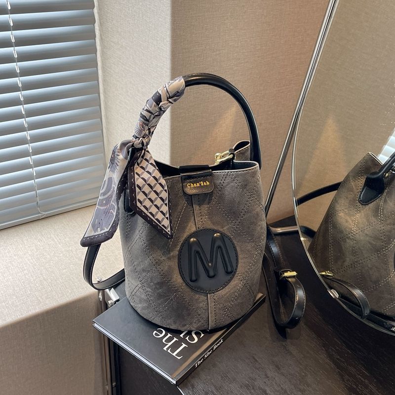 Tas Ember Genggam Retro Fashion Trendy