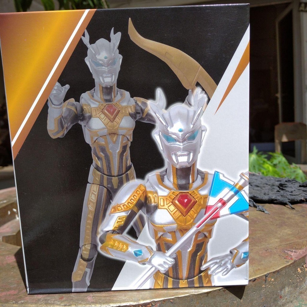SHF Figuarts Ultra Ultraman Zero Shining