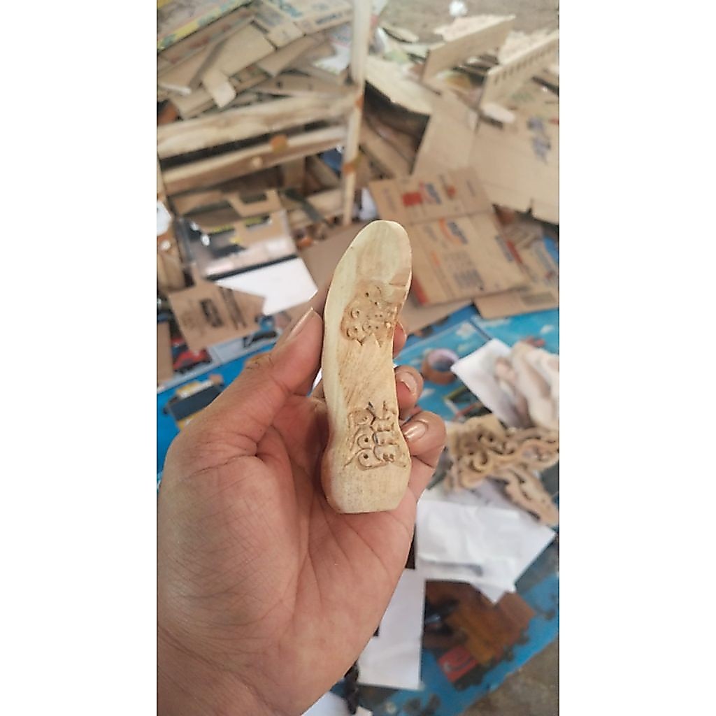 Deder Keris Kayu Mentahan