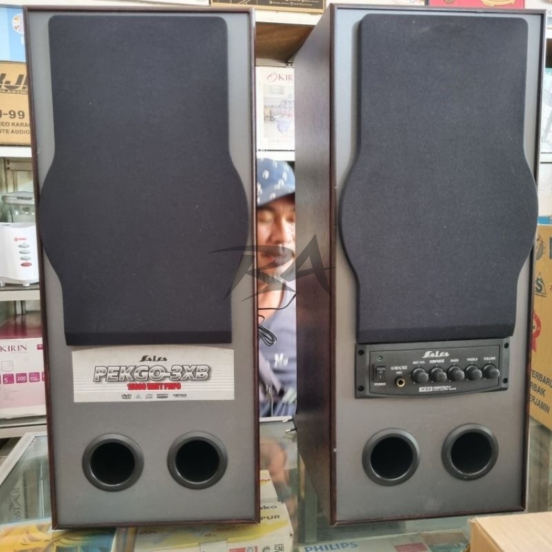 III ACTIVE SPEAKER AKTIF SALSA PEKGO 3XB HIGH POWER AMPLIFIER MICROPHONE KARAOKE INPUT WOOFER XBASS 