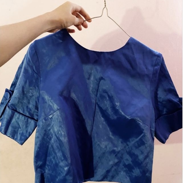 preloved crop satin blue shirt