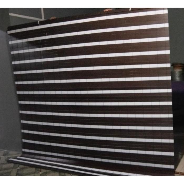 Tirai Kerai Gulung Bahan PVC Outdor Desain Modern cocok untuk menahan Tampias Hujan dan Panas Sinar 