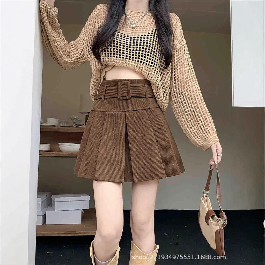 Skirt pendek berbaur-baur, skirt pinggang tinggi, kurus, hitam.