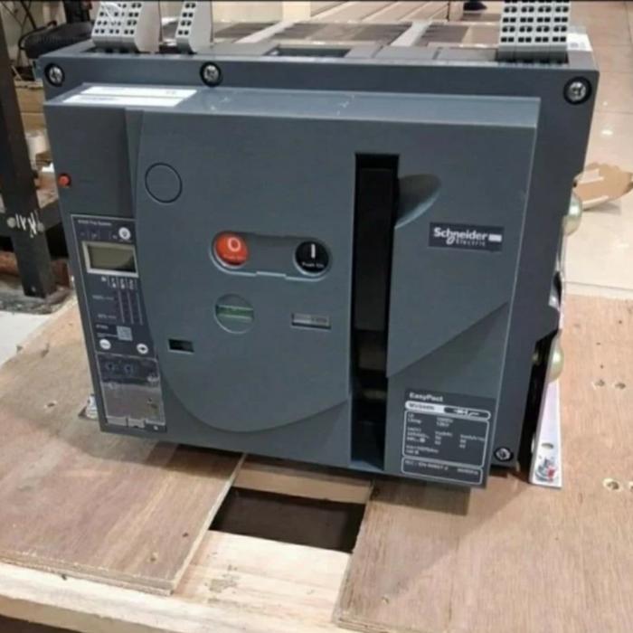 ACB SCHNEIDER MVS10 3P 1000A 50kA MOTORISED KOMPLIT UVT