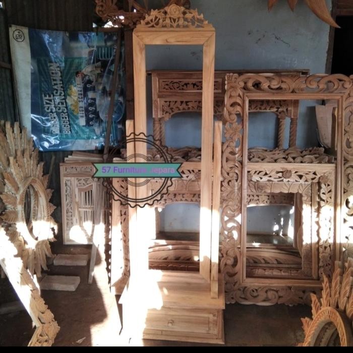 Custom pigura cermin badan berdiri bahan kayu jati ukir Jepara