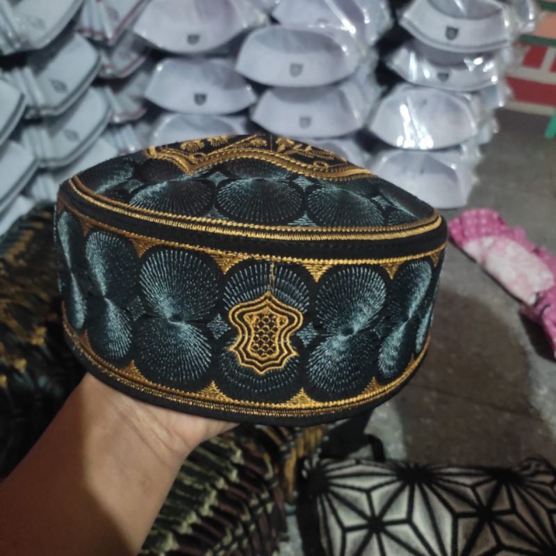 Terbaru peci kopeah terompah malaysia full bordir logo/peci malaysia terompah pria/songkok hitam pri