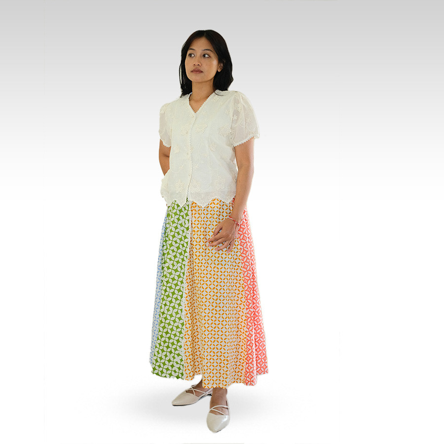Zyora | Blus Lengan Pendek Semi Puff – Batik ENOM