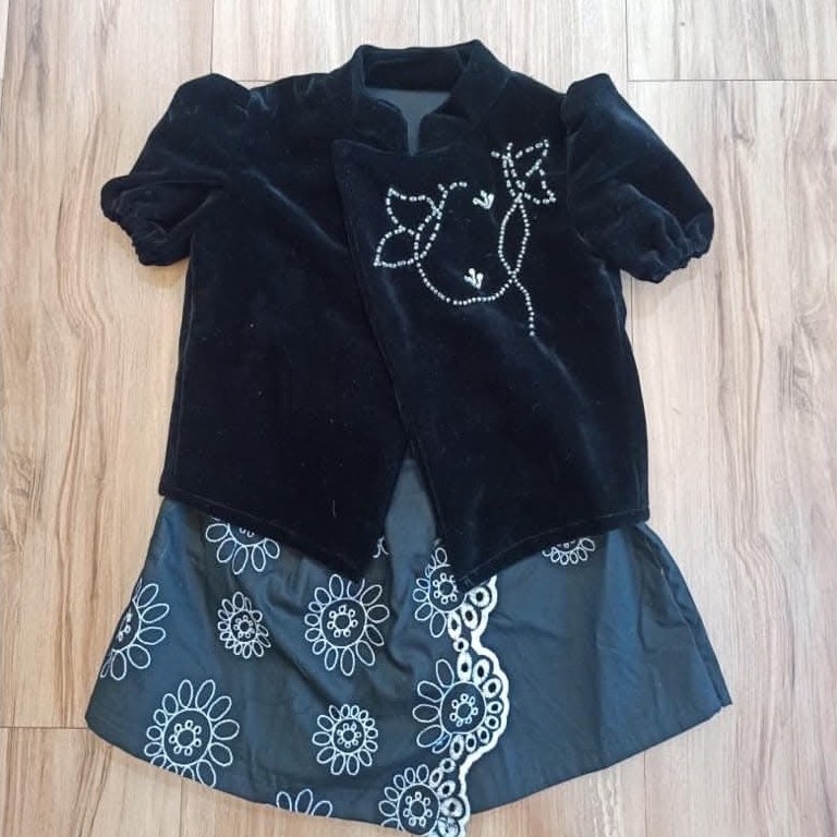 One Set Kebaya Bayi Perempuan Tedak Siten