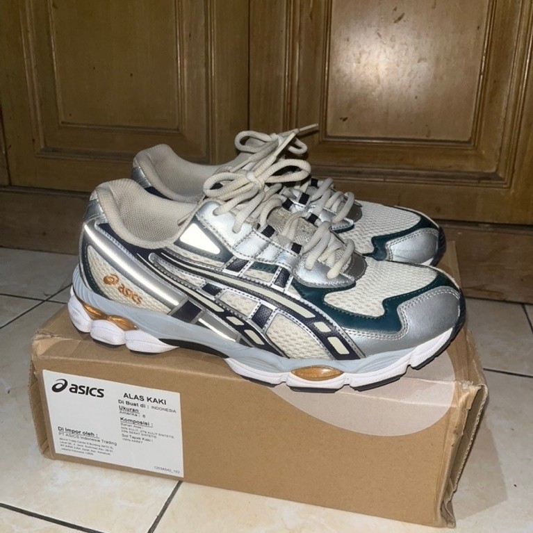 Asics Nyc 2055