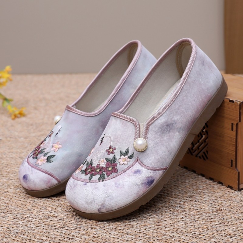 Laris di Jakarta Sepatu kain Beijing kuno Sepatu bersulam, sepatu Hanfu, sepatu slip-on berbahan sol