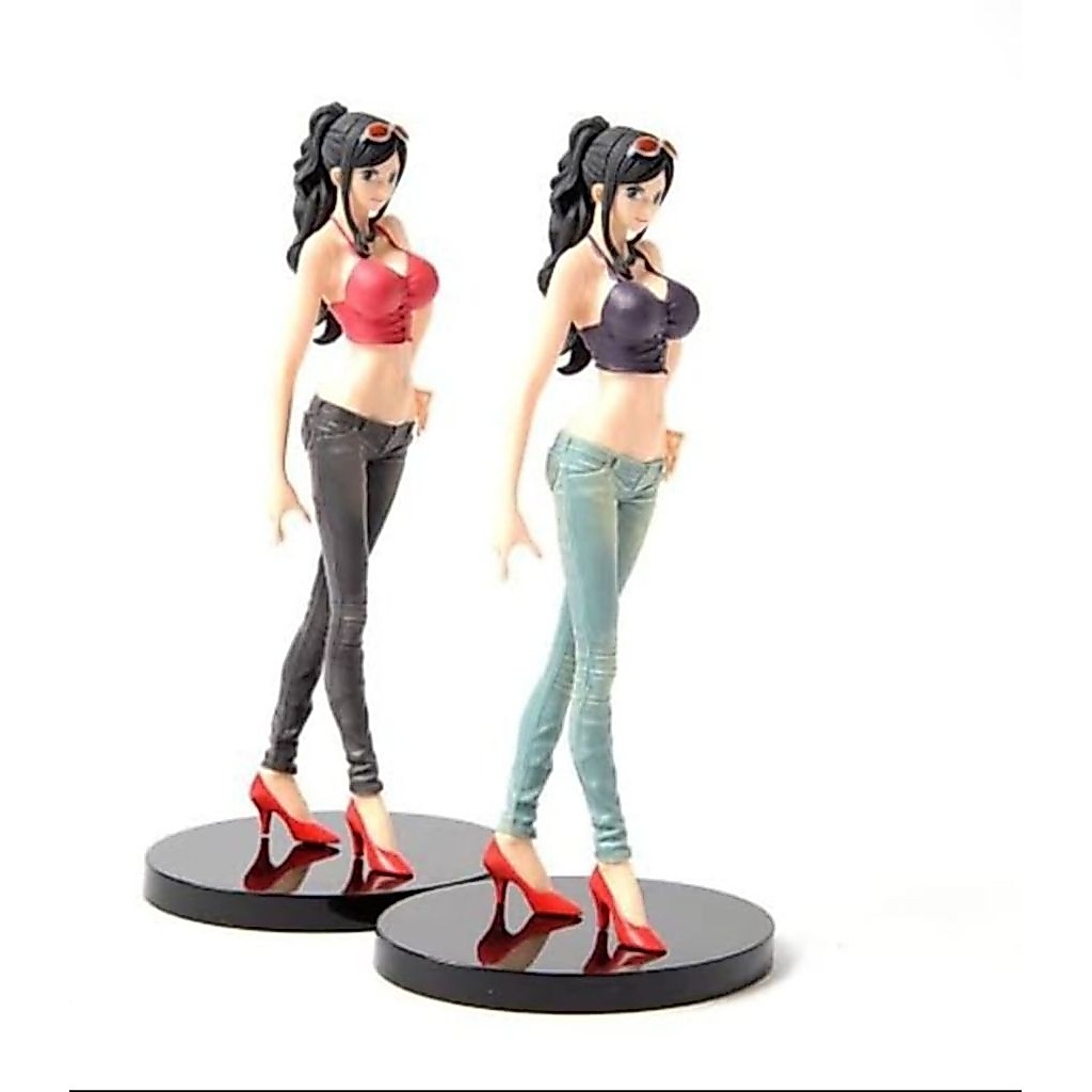 action figure Nico Robin berdiri