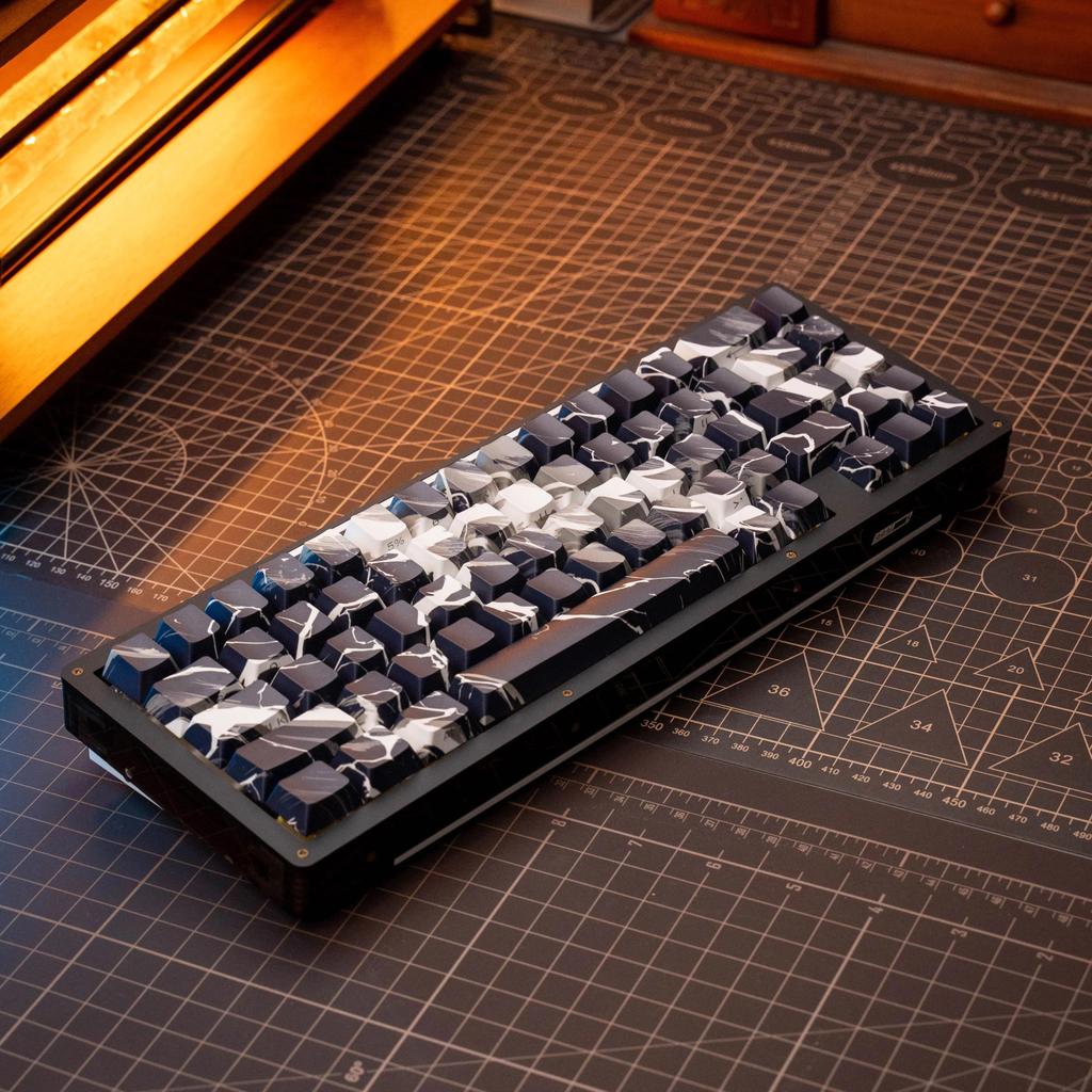 Side-Engraved Translucent Keycaps 120Keys Cherry Pbt Lightning Smudge Customized Black And White Con