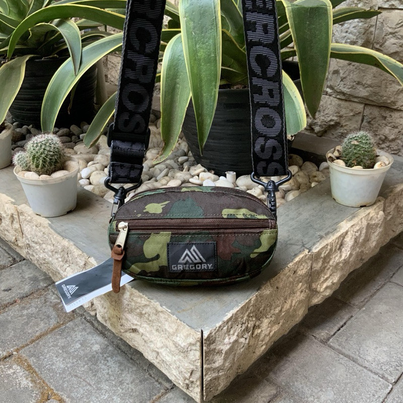 GREGORY FUMBLE DEEP FOREST CAMO POUCH M SLING BAG