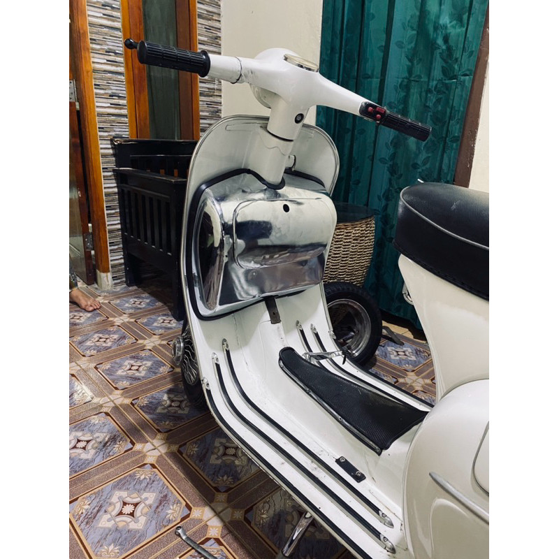 Box laci tengah vespa Gs/rally replika